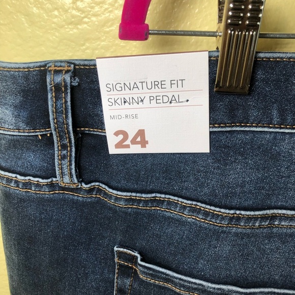 Lane Bryant Signature Fit Mid Rise Skinny Pedal Jeans Size 24 - Picture 7 of 9